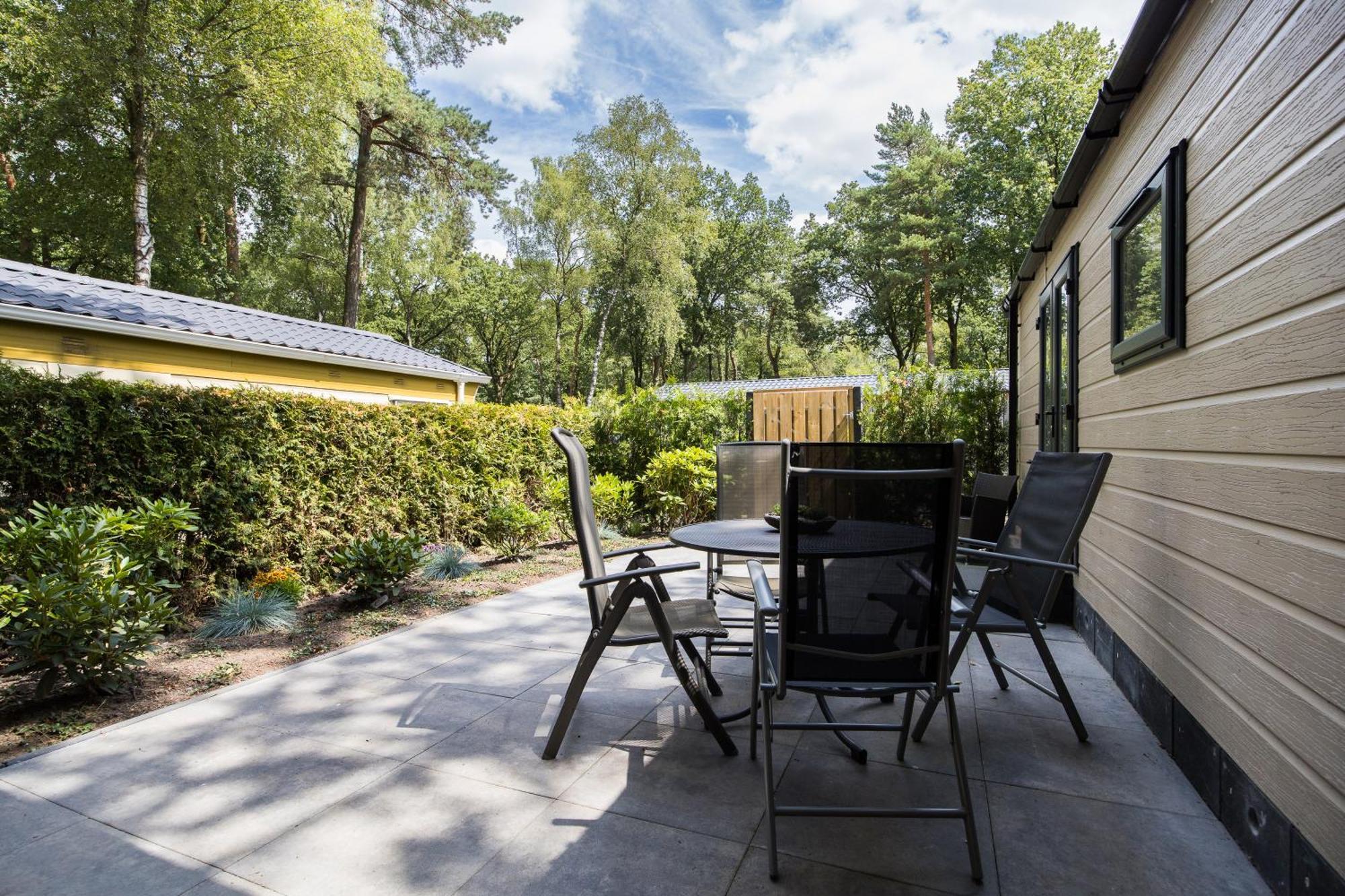 Veluwe Hoenderloo Luxury Chalet With Private Sauna And Hot Tub - Swimming Pool Tennis Court Supermarket Bowling Alley Theatre And Entertainment For Children エクステリア 写真