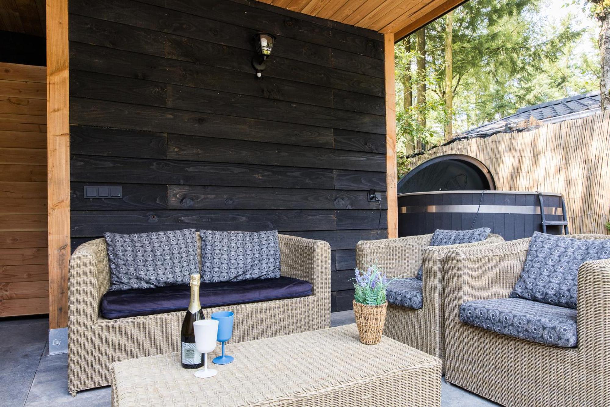 Veluwe Hoenderloo Luxury Chalet With Private Sauna And Hot Tub - Swimming Pool Tennis Court Supermarket Bowling Alley Theatre And Entertainment For Children エクステリア 写真