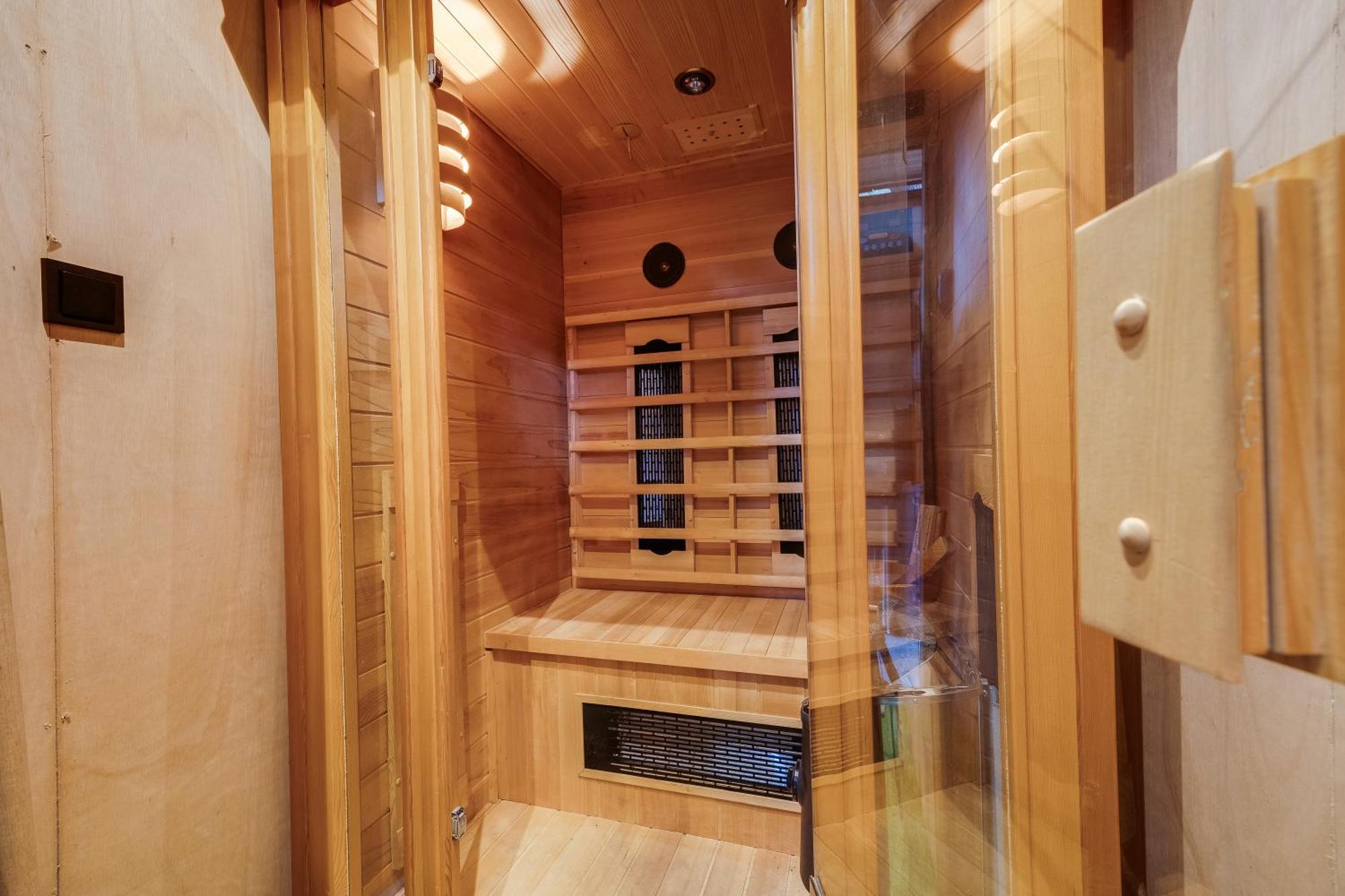 Veluwe Hoenderloo Luxury Chalet With Private Sauna And Hot Tub - Swimming Pool Tennis Court Supermarket Bowling Alley Theatre And Entertainment For Children エクステリア 写真
